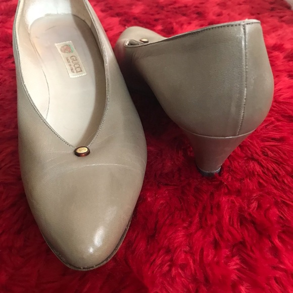 Authentic Gucci Brown Leather pumps, 2” heels, size 8B - Picture 4 of 12